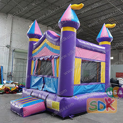 GC-032   Inflatable purple castle
