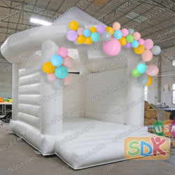 GC-017 White wedding castle with roof